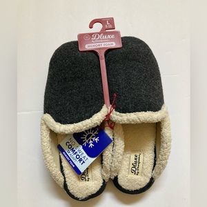 Deluxe by Dearfoams Memory Foam Slippers